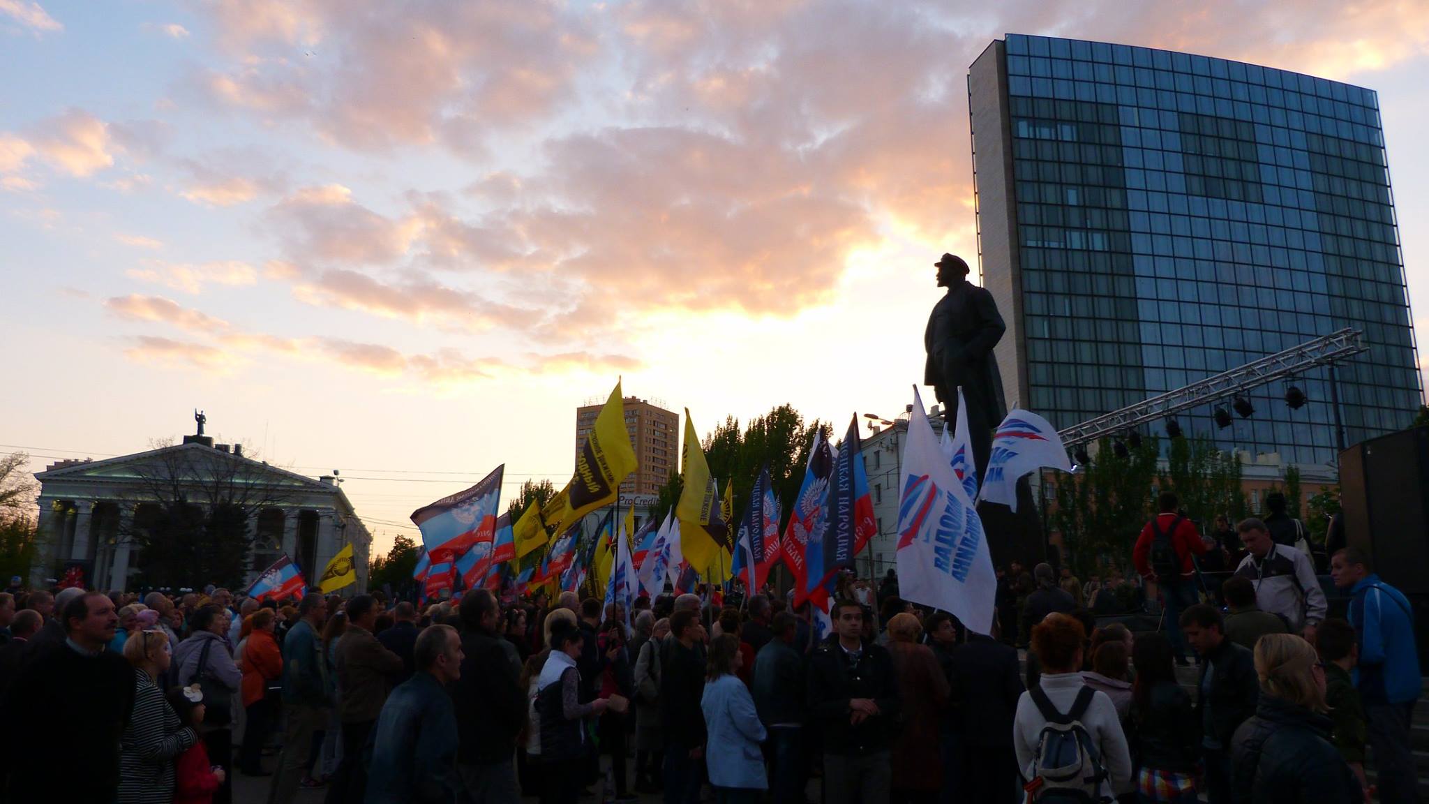 Donetsk (DNR) commémore la tragédie d'Odessa Donetsk (DNR) commémore la tragédie d'Odessa