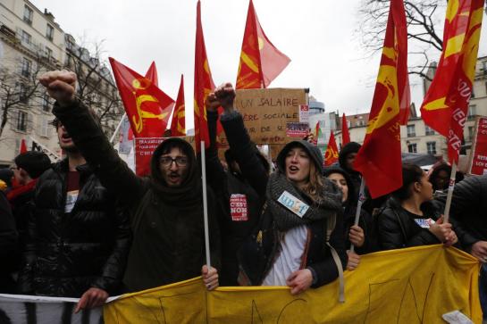 Mouvements sociaux : les Français jettent la pierre au gouvernement