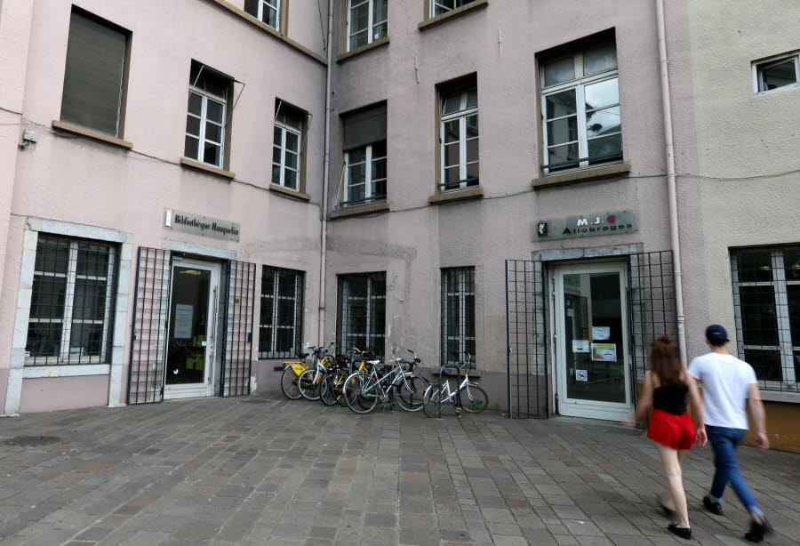 La Ville de Grenoble (PG-EELV) va fermer deux bibliothèques municipales