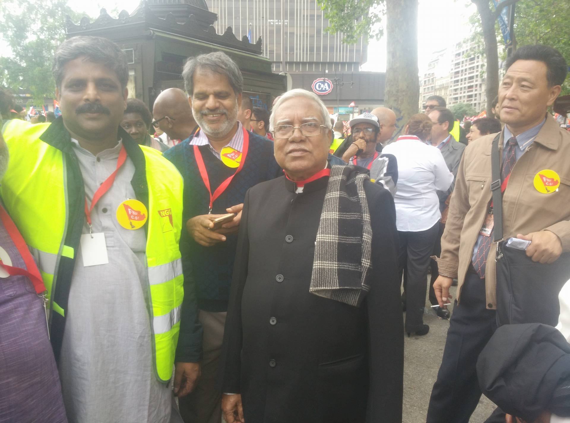 Les communistes indiens présents à Paris pour soutenir la lutte contre la loi travail Les communistes indiens présents à Paris pour soutenir la lutte contre la loi travail