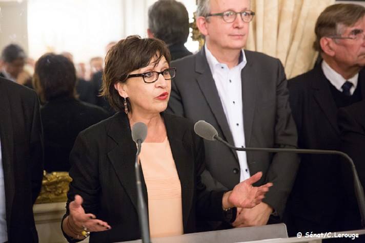 Eliane Assassi (PCF): Hollande porte atteinte "au droit constitutionnel de manifester" Eliane Assassi (PCF): Hollande porte atteinte "au droit constitutionnel de manifester"
