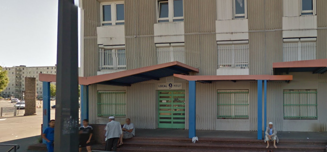 Vaulx-en-Velin : Le collectif des "privés d'emplois" exclus de leur local (le 9-neuf) par la mairie PS-droite Vaulx-en-Velin : Le collectif des "privés d'emplois" exclus de leur local (le 9-neuf) par la mairie PS-droite