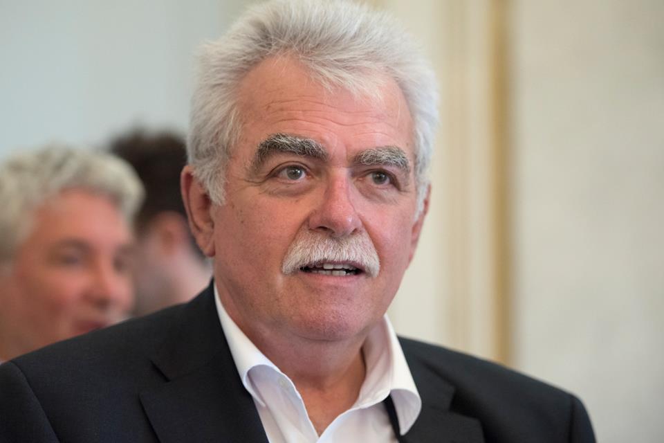 Loi travail: André Chassaigne (PCF) lance un "appel solennel" pour une motion de censure de gauche Loi travail: André Chassaigne (PCF) lance un "appel solennel" pour une motion de censure de gauche