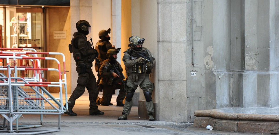 L'auteur de la tuerie de Munich, un admirateur d'Hitler aux idées d'extrême droite racistes L'auteur de la tuerie de Munich, un admirateur d'Hitler aux idées d'extrême droite racistes