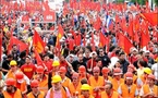 Rassemblement massif de plus de 100 000 manifestants à Athènes à l'appel du KKE