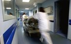 Hôpital: "trop de lits fermés durant l'été" pour les sénateurs PCF