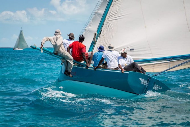 Des infos multilingues pour la stars sailors league aux BAHAMAS