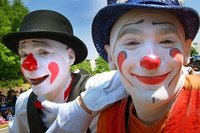 Des clowns pour le silence parisien