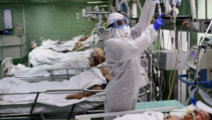 Europe: L'alerte coronavirus au Royaume-Uni passe du niveau 4 au niveau 3 Europe: L'alerte coronavirus au Royaume-Uni passe du niveau 4 au niveau 3