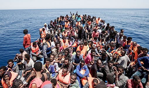  Le défi de l'immigration clandestine en Méditerranée (Reportage)