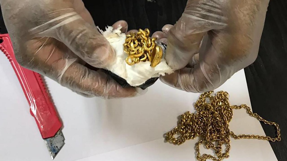Inde : un homme se fait arrêter à l'aéroport avec un kilo d'or dans le rectum