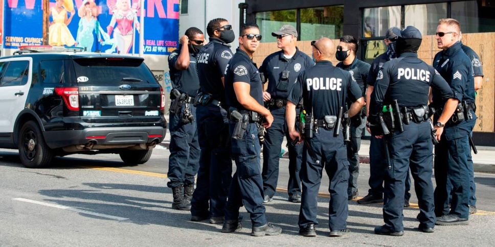 Etats-Unis : La police abat un homme en plein concert de Noël à New York. Etats-Unis : La police abat un homme en plein concert de Noël à New York.