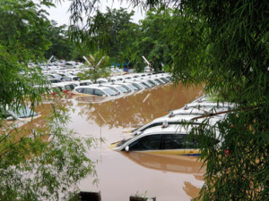 La capitale indonésienne touchée par les inondations plus de 1 000 personnes évacuées La capitale indonésienne touchée par les inondations plus de 1 000 personnes évacuées