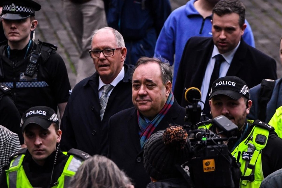 Le premier sondage sur l'indépendance de l'Ecosse en 22 ans : un vote à égalité dans la controverse sur Alex Salmond Le premier sondage sur l'indépendance de l'Ecosse en 22 ans : un vote à égalité dans la controverse sur Alex Salmond