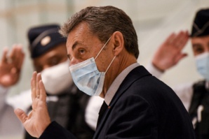 Nicolas Sarkozy condamné à trois ans de prison dont un ferme dans l'affaire des écoutes téléphoniques Nicolas Sarkozy condamné à trois ans de prison dont un ferme dans l'affaire des écoutes téléphoniques