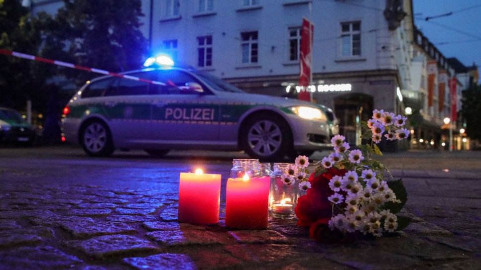 Allemagne : une attaque au couteau en Bavière occasionne trois morts et cinq blessés en état critique, un suspect arrêté Allemagne : une attaque au couteau en Bavière occasionne trois morts et cinq blessés en état critique, un suspect arrêté