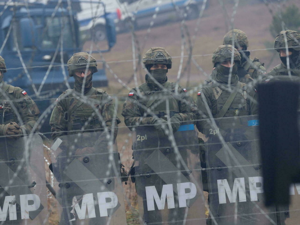 Des dizaines de migrants arrêtés en Pologne, l’UE prépare des sanctions contre Minsk