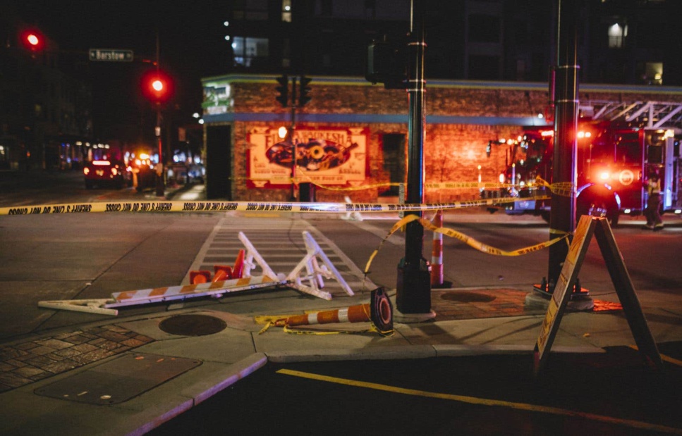 États-Unis : une voiture percute une foule et fait plusieurs morts États-Unis : une voiture percute une foule et fait plusieurs morts