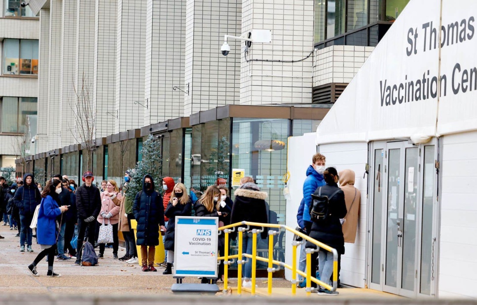 Royaume-Uni/ Covid-19 : le variant Omicron a fait un premier mort Royaume-Uni/ Covid-19 : le variant Omicron a fait un premier mort