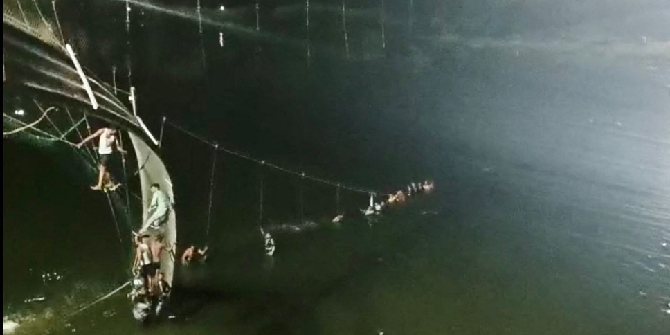 Inde: le bilan monte à 132 morts dans l’effondrement d’un pont suspendu Inde: le bilan monte à 132 morts dans l’effondrement d’un pont suspendu