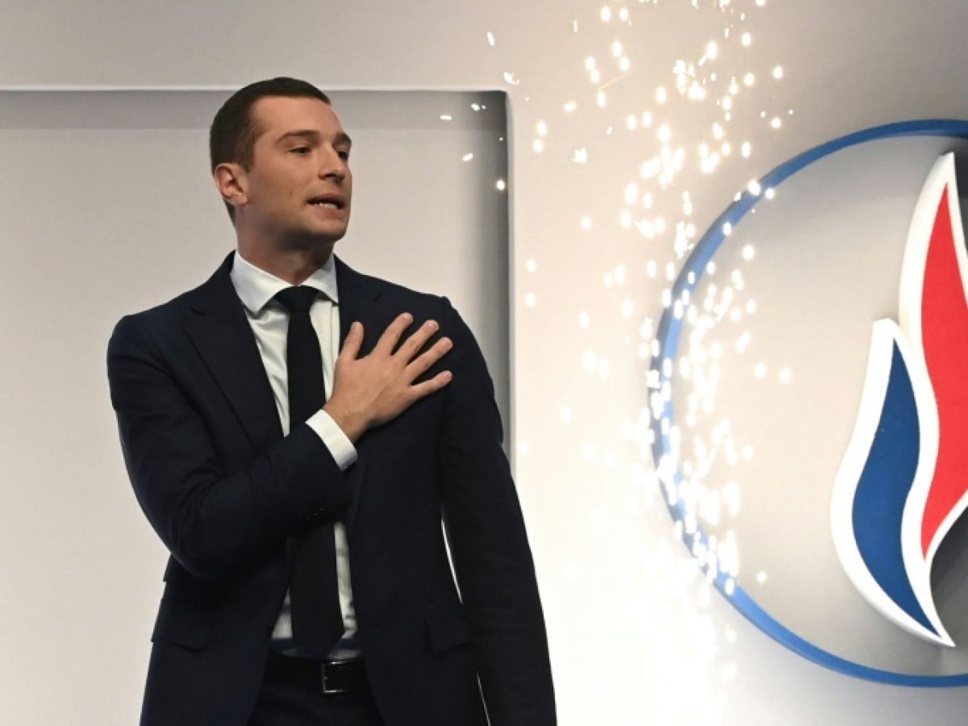 RN: Jordan Bardella à la tête du parti, qu’est-ce que ça change ? RN: Jordan Bardella à la tête du parti, qu’est-ce que ça change ?
