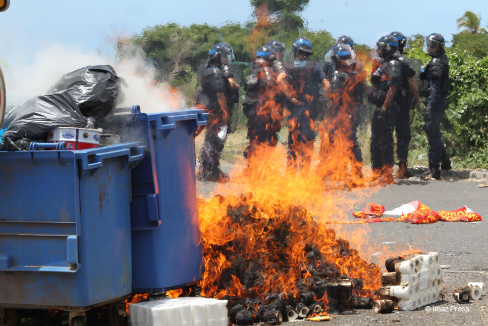 Violence à Mayotte : "On est au bord de La guerre civile ", alerte la députée Estelle Youssouffa Violence à Mayotte : "On est au bord de La guerre civile ", alerte la députée Estelle Youssouffa