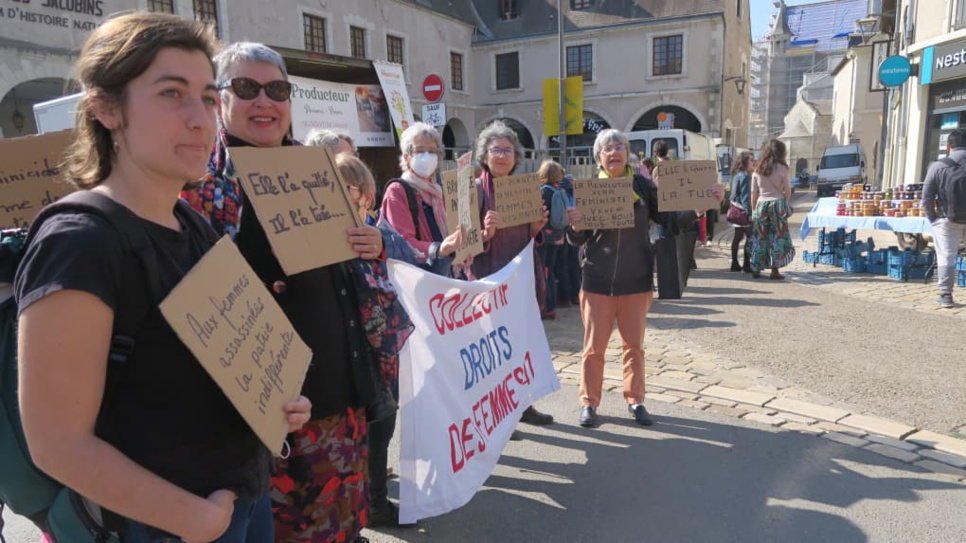 Blois : Une femme dans le coma après avoir été frappe par son ancien compagnon Blois : Une femme dans le coma après avoir été frappe par son ancien compagnon