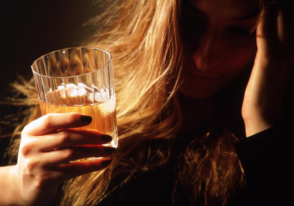Voici 10 signes qui indiquent clairement la présence d’alcoolisme.
