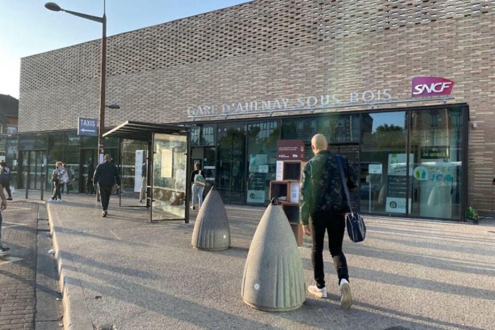 Un homme a été tué par balle à la tête à Aulnay-sous-Bois, dans le département de la Seine-Saint-Denis. Un homme a été tué par balle à la tête à Aulnay-sous-Bois, dans le département de la Seine-Saint-Denis.