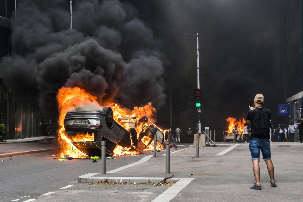 Décès de Nahel à Nanterre : La préfecture de police de Paris enregistre 40 interpellations, dont 19 sur place. Décès de Nahel à Nanterre : La préfecture de police de Paris enregistre 40 interpellations, dont 19 sur place.