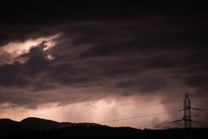 Alerte aux orages et à la canicule dans plusieurs régions de France Alerte aux orages et à la canicule dans plusieurs régions de France