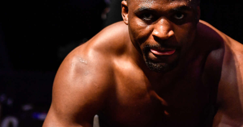Francis Ngannou : Un Héros Controversé Francis Ngannou : Un Héros Controversé