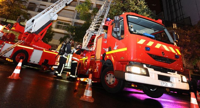 Paris: 8 morts dans l'incendie d'un immeuble