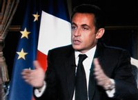Actus Monde: Sarkozy en Roumanie, Yahoo et Microsoft bientôt mariés
