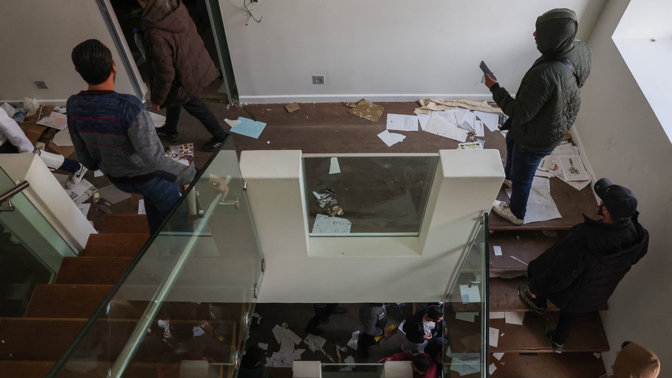 Chute de Bachar al-Assad en Syrie : le palais présidentiel envahi et pillé par des civils Chute de Bachar al-Assad en Syrie : le palais présidentiel envahi et pillé par des civils