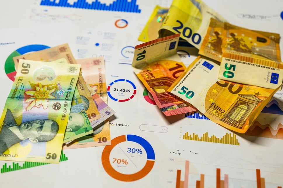 Simulateur de Prix d'Électricité © jakub zerdzicki Simulateur de Prix d'Électricité © jakub zerdzicki