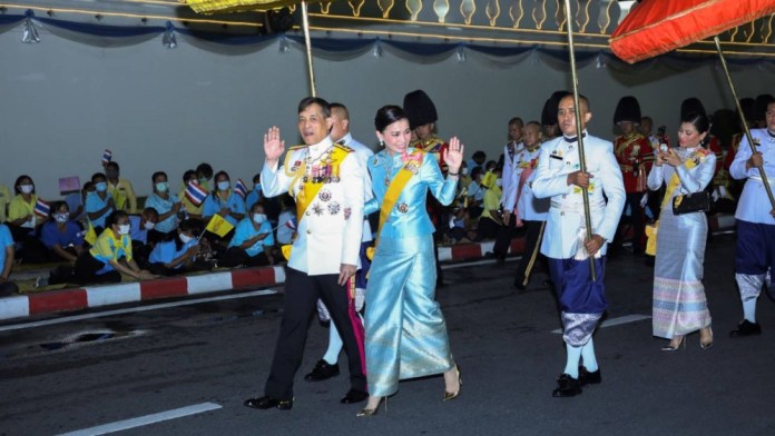 Les manifestants Thaïlandais disent non à la monarchie