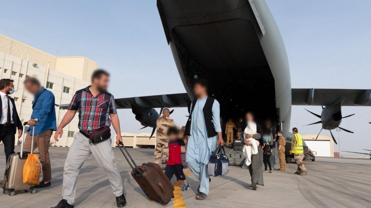 Deux explosions mortelles à l’aéroport de Kaboul « panique totale »