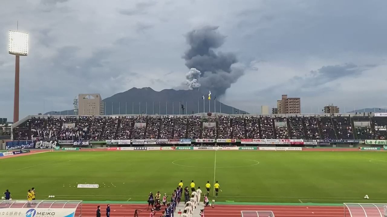 Éruption du volcan Sakurajima : Le Japon en alerte, des dizaines d’habitants évacués.