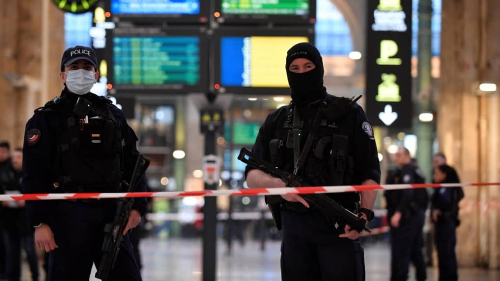 Attaque à l’arme blanche à Paris : des blessés gare du Nord, l’assaillant interpellé
