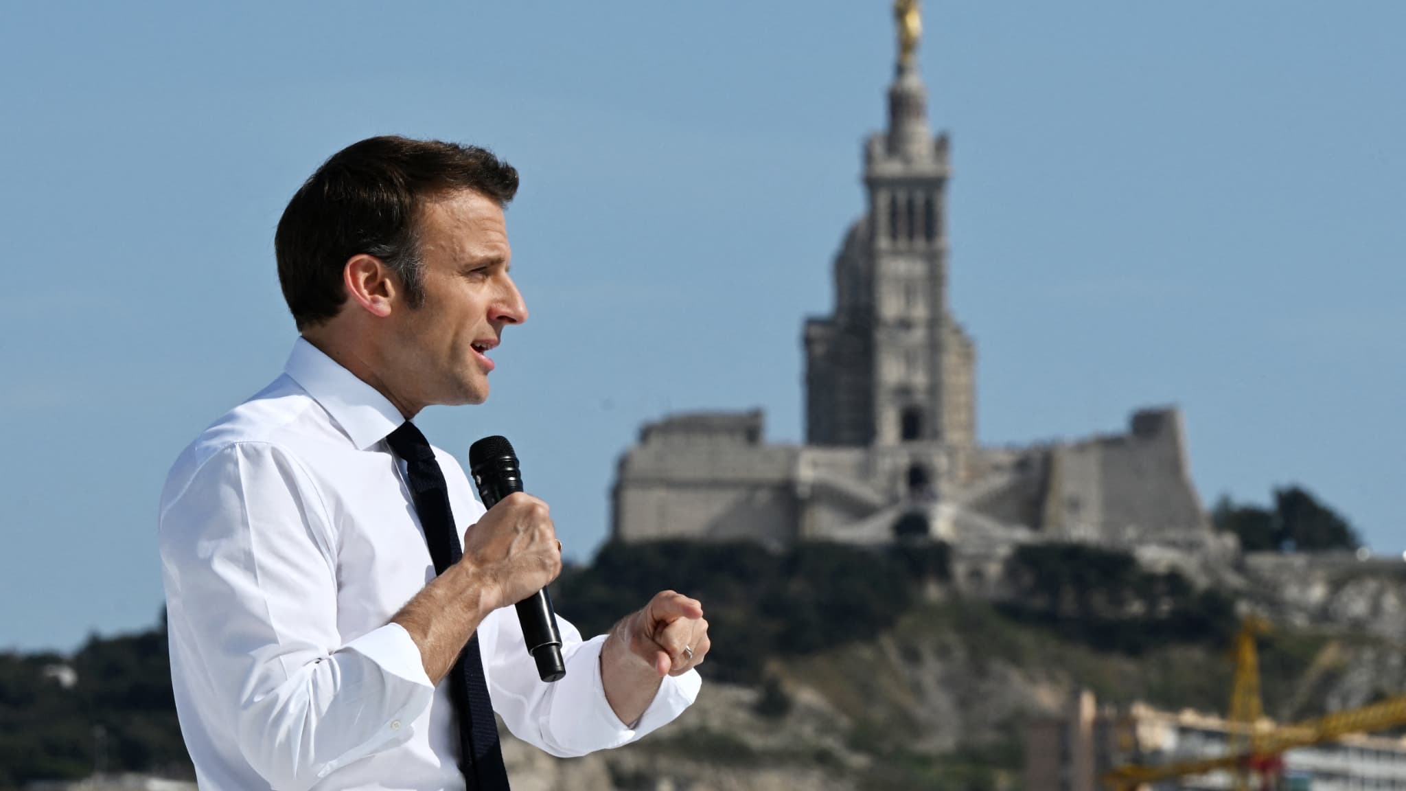 Macron propose des amendes payables en espèces ou par carte pour lutter contre la consommation de drogue
