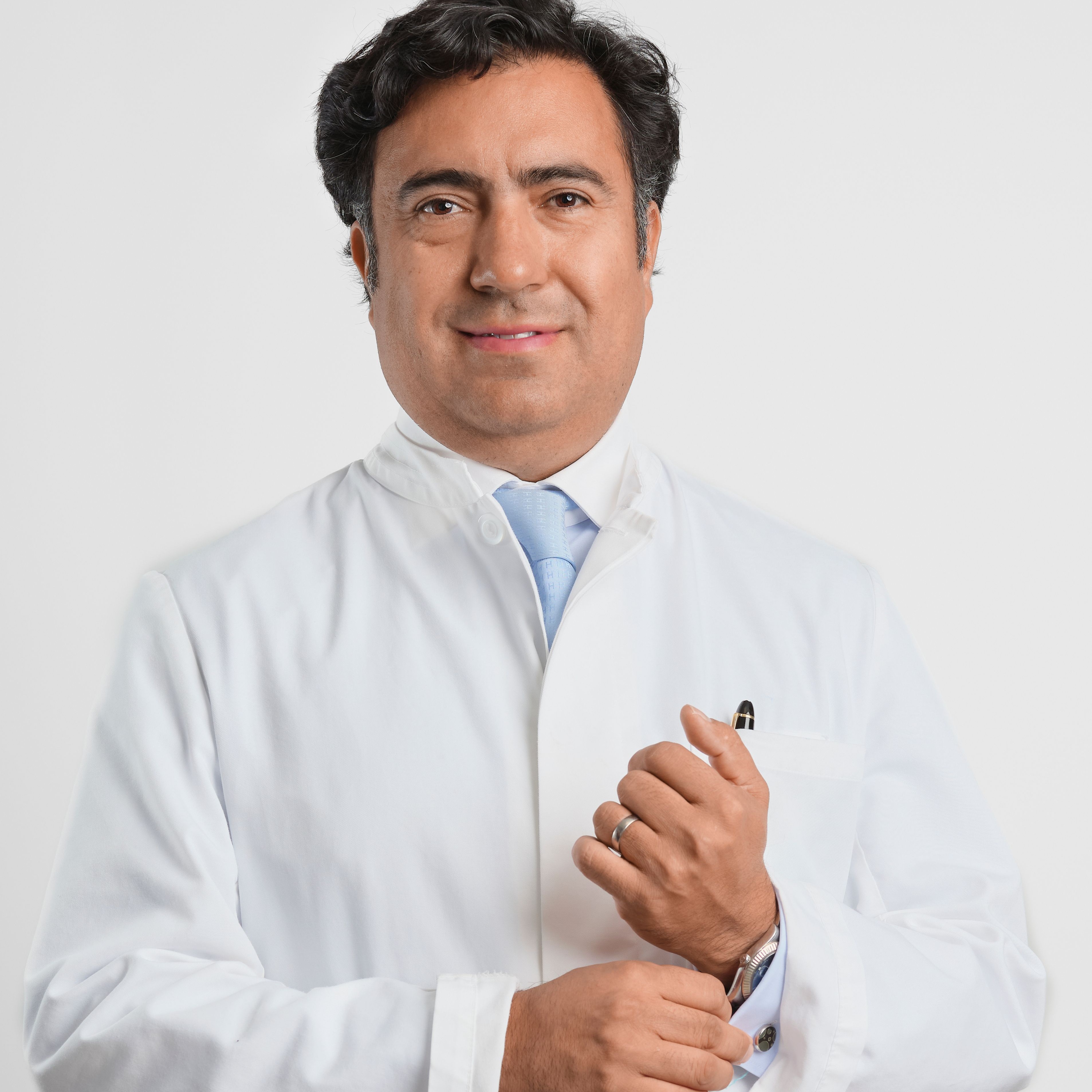 Blépharoplastie des Paupières supérieures, le Dr Tenorio répond à nos questions