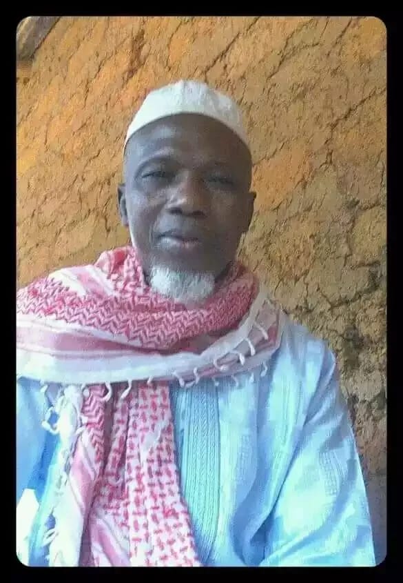 Meilleur Grand Marabout voyant médium Prof NANA à Laval, Mayenne, en Mayenne, spécialisé dans le retour de l’être aimé, chance, santé, travail - Tel ou Whatsapp : 07 51 50 50 69