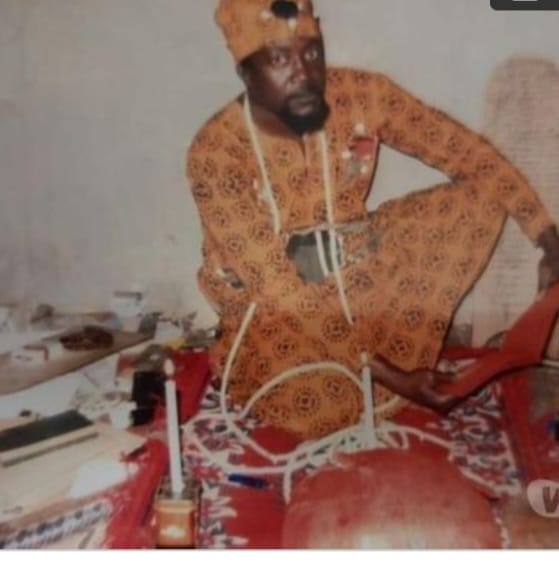 Voyant Mr MANTIGUI, grand marabout, médium sérieux, en France et Belgique - Tel+Whatsapp : FR 6 99 05 27 04 -  BE : 04 65 94 80 25, Voyance amoureuse, retour de l'être aimé.