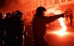 Policiers et émeutiers s'affrontent à Berlin