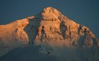 Monde: Cinq corps sur l'Everest et autres actus