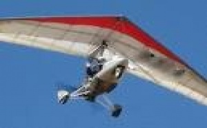 Villégiature de Sarkozy: un pilote d'ULM interpellé 