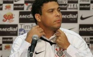 Una camiseta del Flamengo contra Ronaldo, el "traidor infiel"
