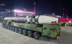 La Corée du Nord exhibe "l'arme la plus puissante au monde"