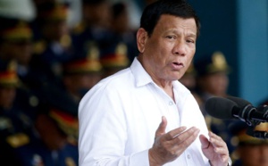 Le président des Philippines s'excuse d'avoir pris le vaccin chinois Covid-19